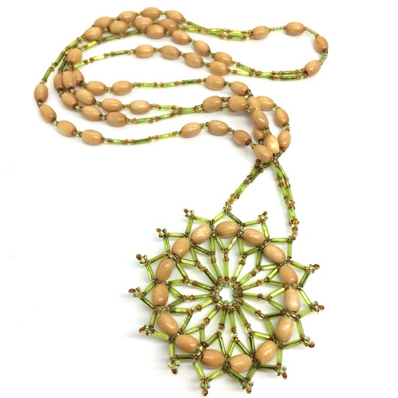 VINTAGE WOOD GLASS SEED BEAD NECKLACE SUN STARBURST PENDANT MEDALLION MANDALA - Picture 11 of 14